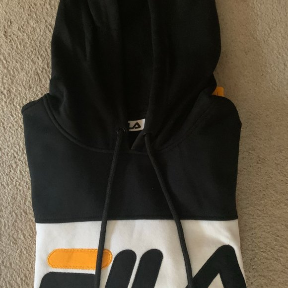 Women's Fila Sweatshirt Hoodie in Large - Picture 1 of 10